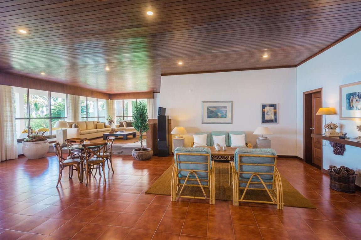 Estancias de gran tamaño. Se trata de una casa muy luminosa con amplias cristaleras, y es que tal y como el jugador ha declarado en varias ocasiones, para él es muy importante disfrutar de espacios abiertos y estar en contacto con la naturaleza.