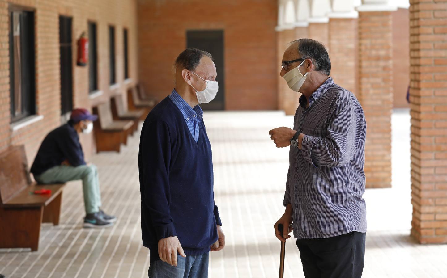 La vida confinada por coronavirus en el Colegio Séneca de Córdoba para los sin techo