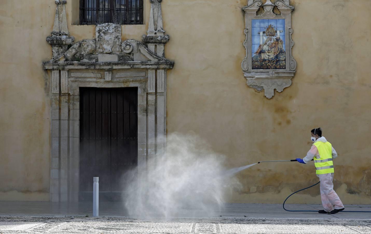 Coronavirus por barrios en Córdoba | El confinamiento en San Agustín, en imágenes