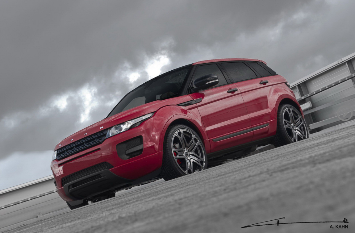 Range Rover Evoque Project Kahn. Project Kahn, un especialista en modificaciones de vehículos, dio forma a este espectacular coche. Entre los cambios que realizó están las branquias laterales, el cromado de los grupos ópticos y las ventanillas tintadas, entre otras cosas. El artista se hizo con este modelo cuando todavía salía con Selena Gomez.