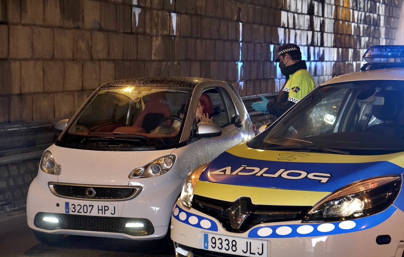 Coronavirus en Sevilla: la Policía Local intercepta un vehículo con ocho ocupantes y sin ITV