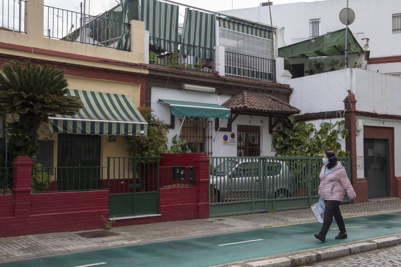 Coronavirus en Sevilla: un día del estado de alarma en la barriada del Retiro Obrero