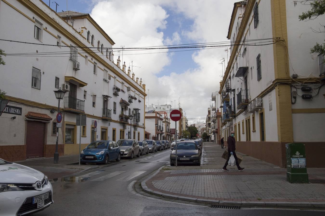 Coronavirus en Sevilla: un día del estado de alarma en la barriada del Retiro Obrero