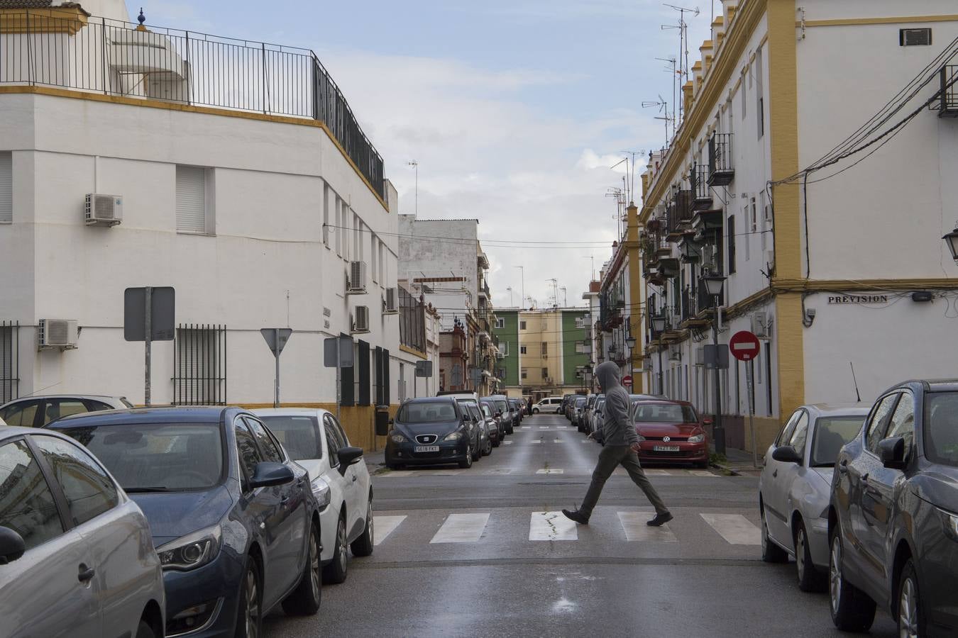 Coronavirus en Sevilla: un día del estado de alarma en la barriada del Retiro Obrero