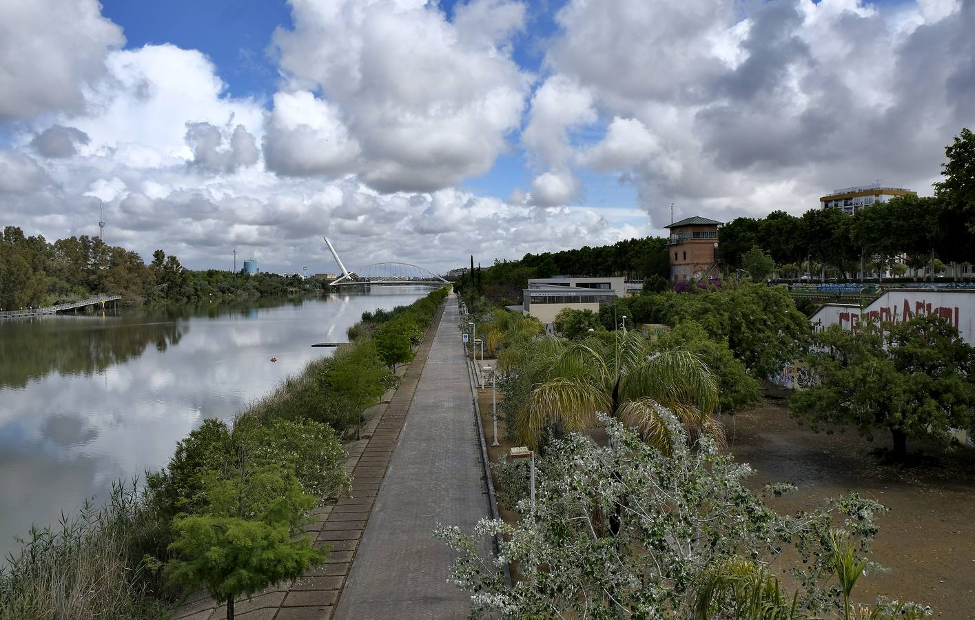 Coronavirus en Sevilla: las zonas deportivas continúan desiertas