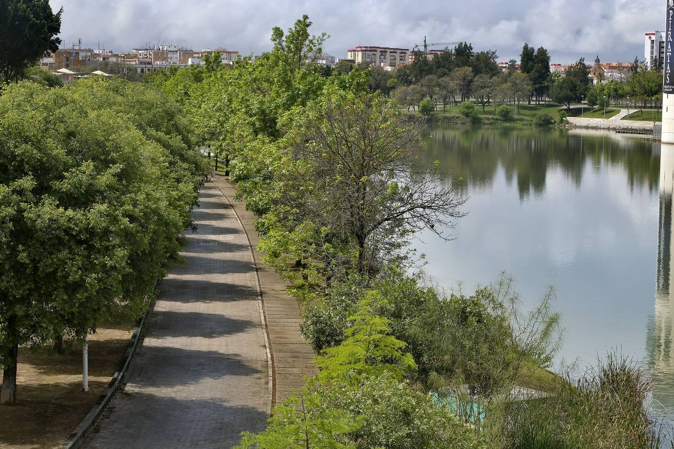 Coronavirus en Sevilla: las zonas deportivas continúan desiertas