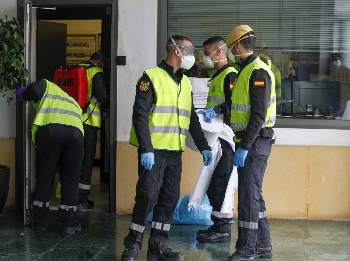 La UME imparte formación sobre prevención y control de coronavirus a los bomberos de Dos Hermanas