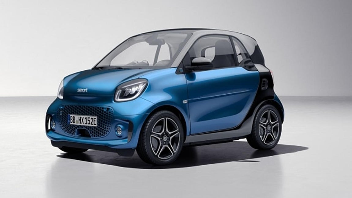 Smart EQ fortwo. En el garaje de Bieber también hay hueco para los vehículos ecológicos, modelos mucho más prácticos para moverse por ciudad en el día a día. El Smart EQ fortwo del artista, que está pintado en negro mate, es un coche eléctrico con una autonomía de unos 159 kilómetros. Su precio va desde los 24.450 euros.