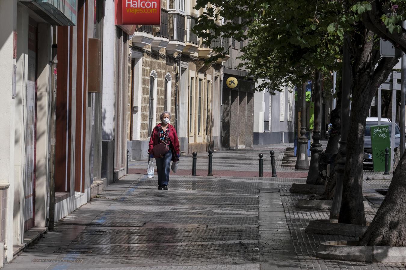 Fotos: El temporal y el confinamiento dibujan una Cádiz desangelada