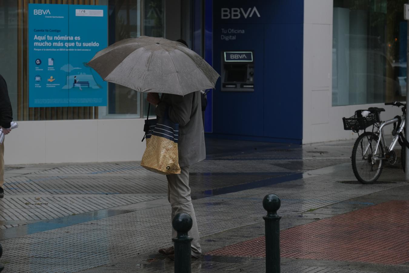 Fotos: El temporal y el confinamiento dibujan una Cádiz desangelada