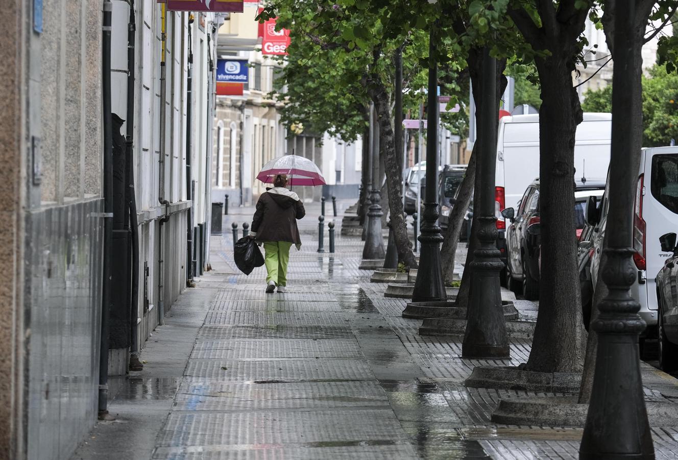 Fotos: El temporal y el confinamiento dibujan una Cádiz desangelada