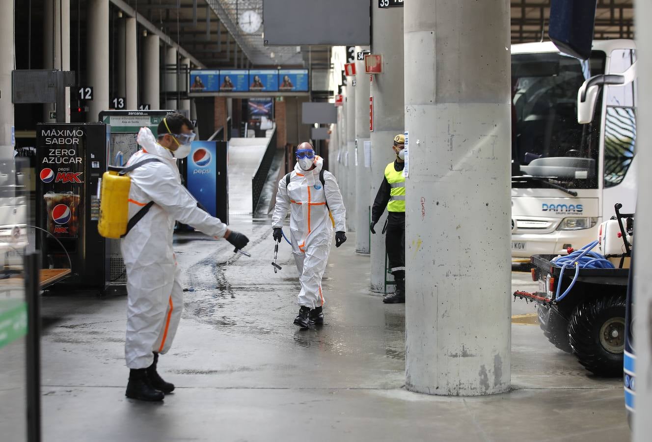 Crisis del coronavirus: Desinfección de la Plaza de Armas a cargo de la UME