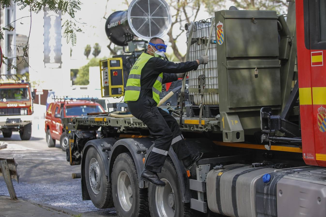 Crisis del coronavirus: Desinfección de la Plaza de Armas a cargo de la UME