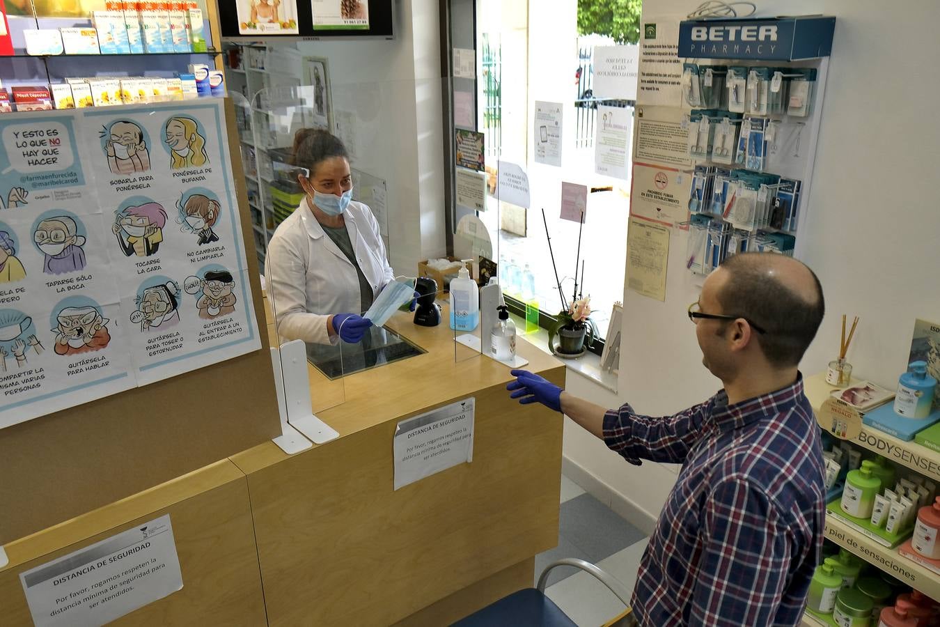 Coronavirus en Sevilla: disponibilidad de mascarillas FFP2 en algunas farmacias