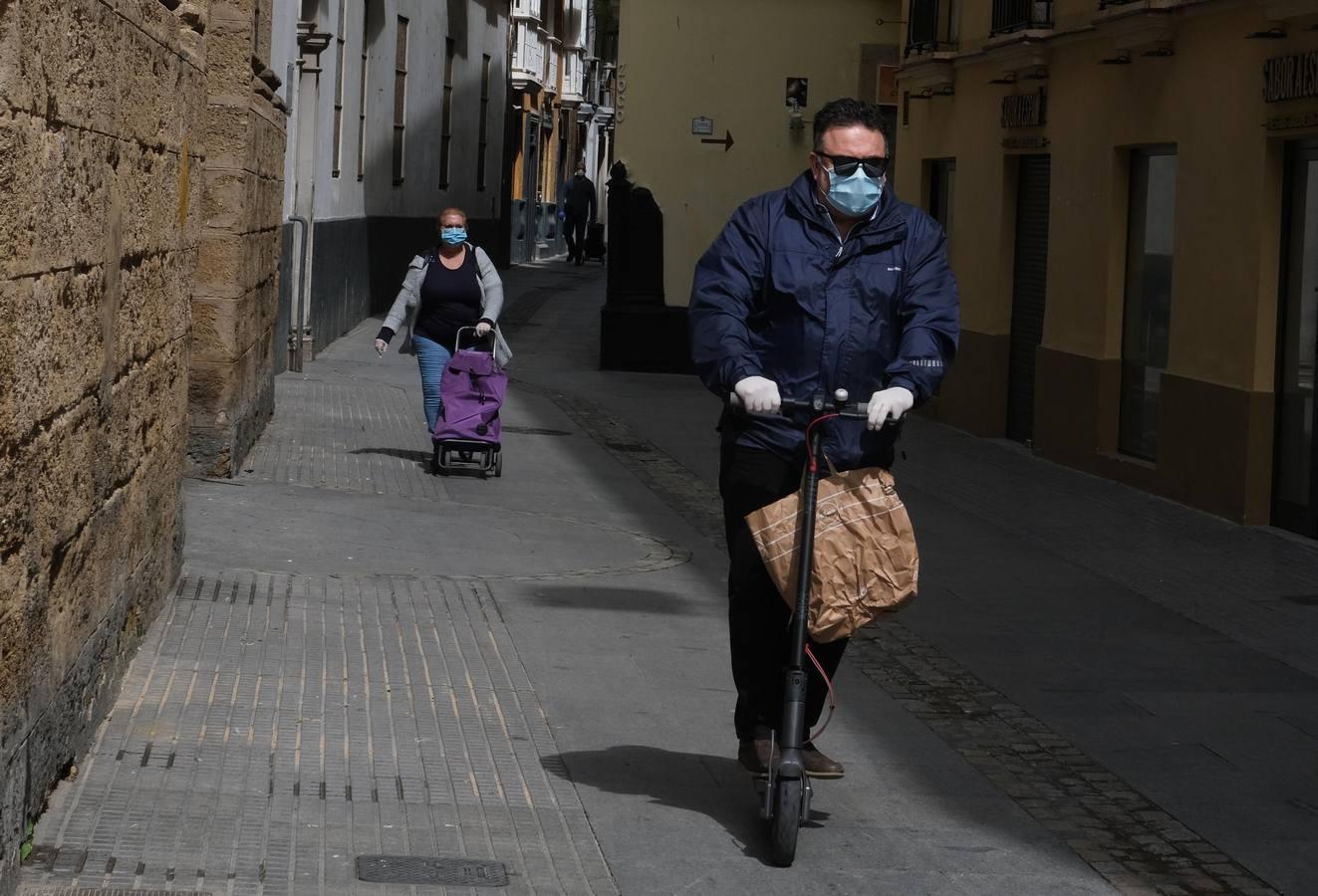 FOTOS: Así vive Cádiz el 22 de abril en estado de alarma por el coronavirus