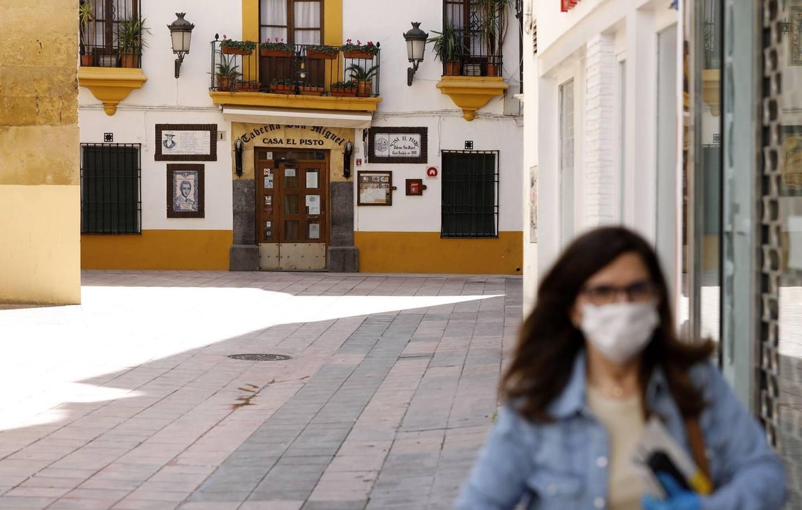 La «pandemia» de bares y restaurantes cerrados de Córdoba, en imágenes