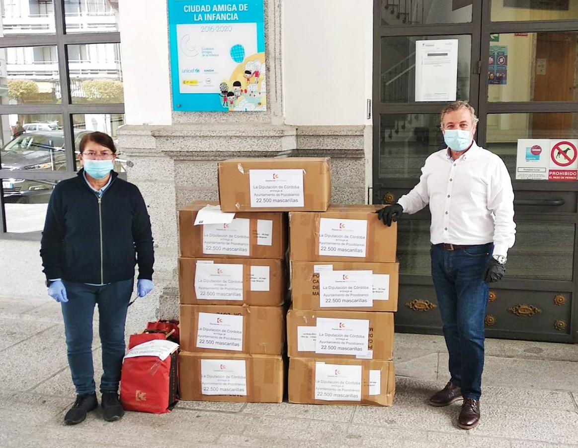 El reparto de mascarillas de la Diputación de Córdoba en los pueblos, en imágenes