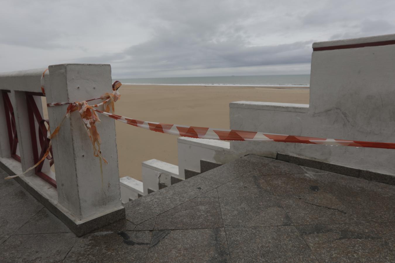 FOTOS: Así están las playas y los parques de Cádiz a unas horas de su reapertura