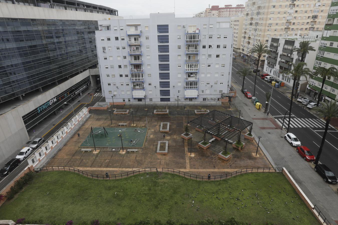 FOTOS: Así están las playas y los parques de Cádiz a unas horas de su reapertura