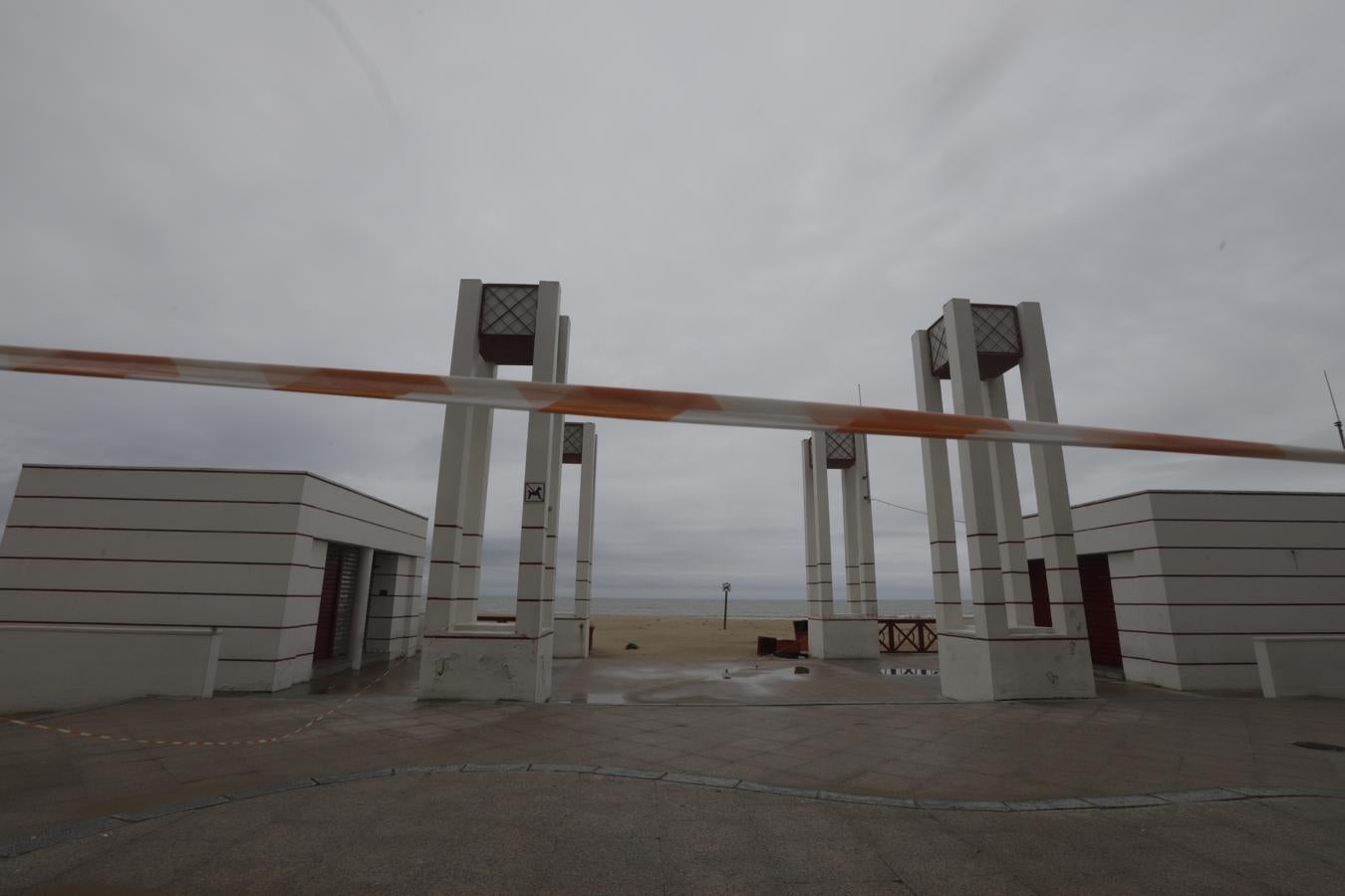 FOTOS: Así están las playas y los parques de Cádiz a unas horas de su reapertura