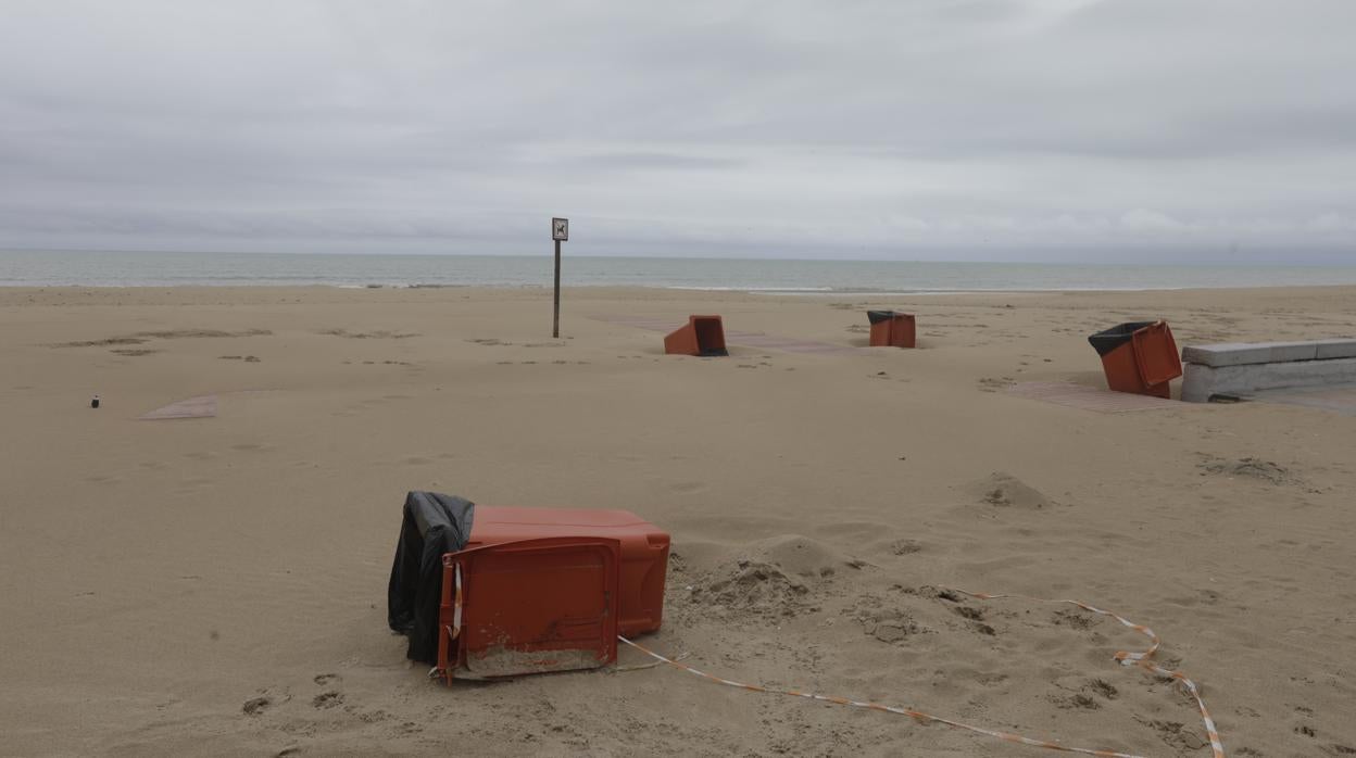 FOTOS: Así están las playas y los parques de Cádiz a unas horas de su reapertura