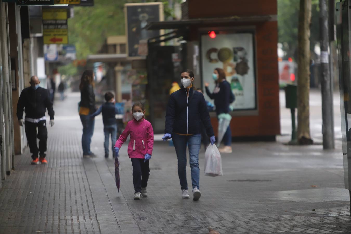 En imágenes, la primera salida de los niños a la calle en Córdoba (II)