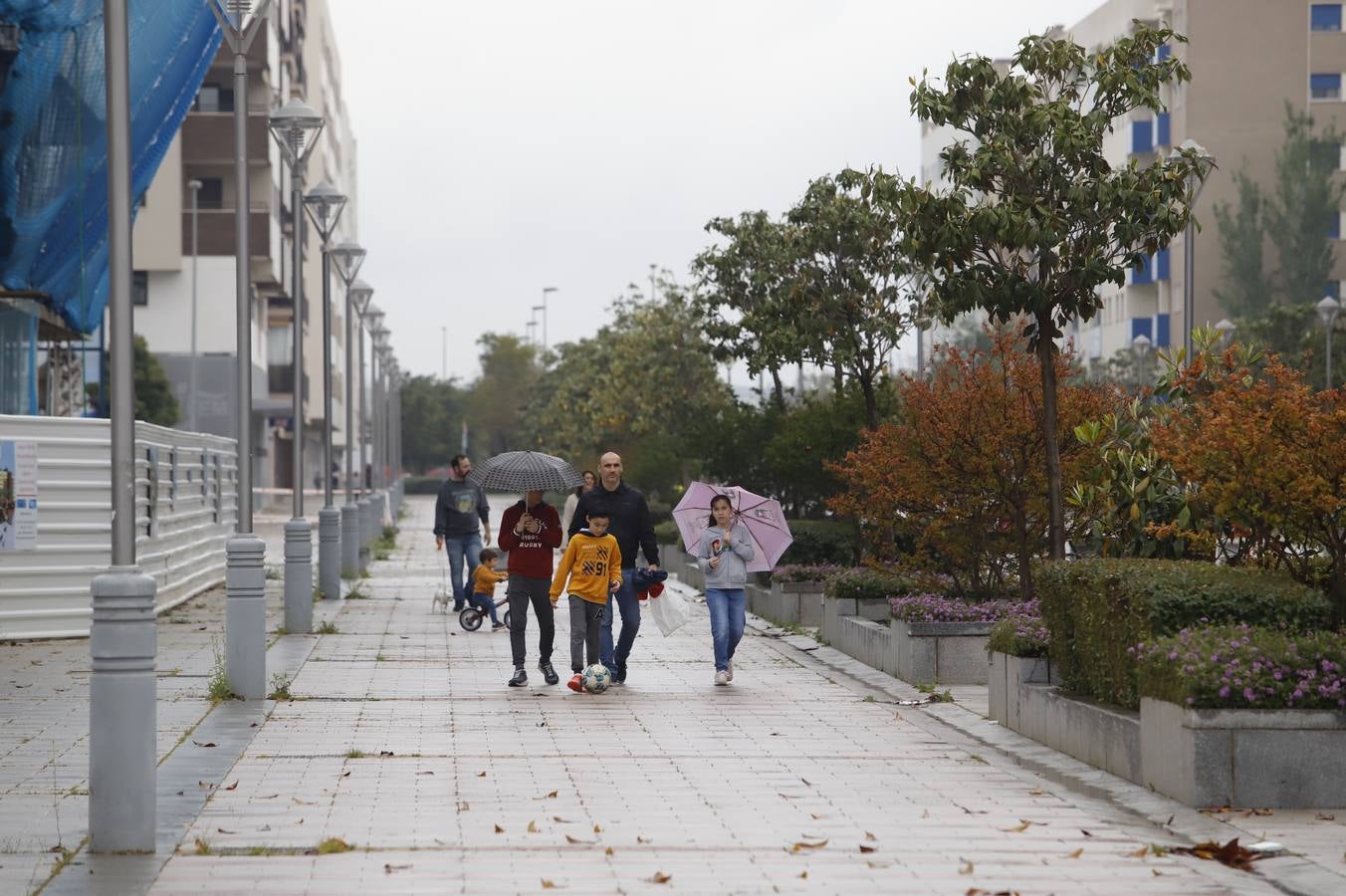 En imágenes, la primera salida de los niños a la calle en Córdoba (I)