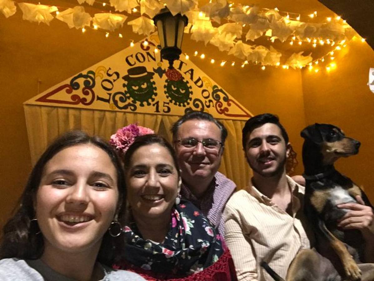 #MiferiaenABC: Así viven los sevillanos la semana de «Feria de Sevilla confinada» desde sus hogares