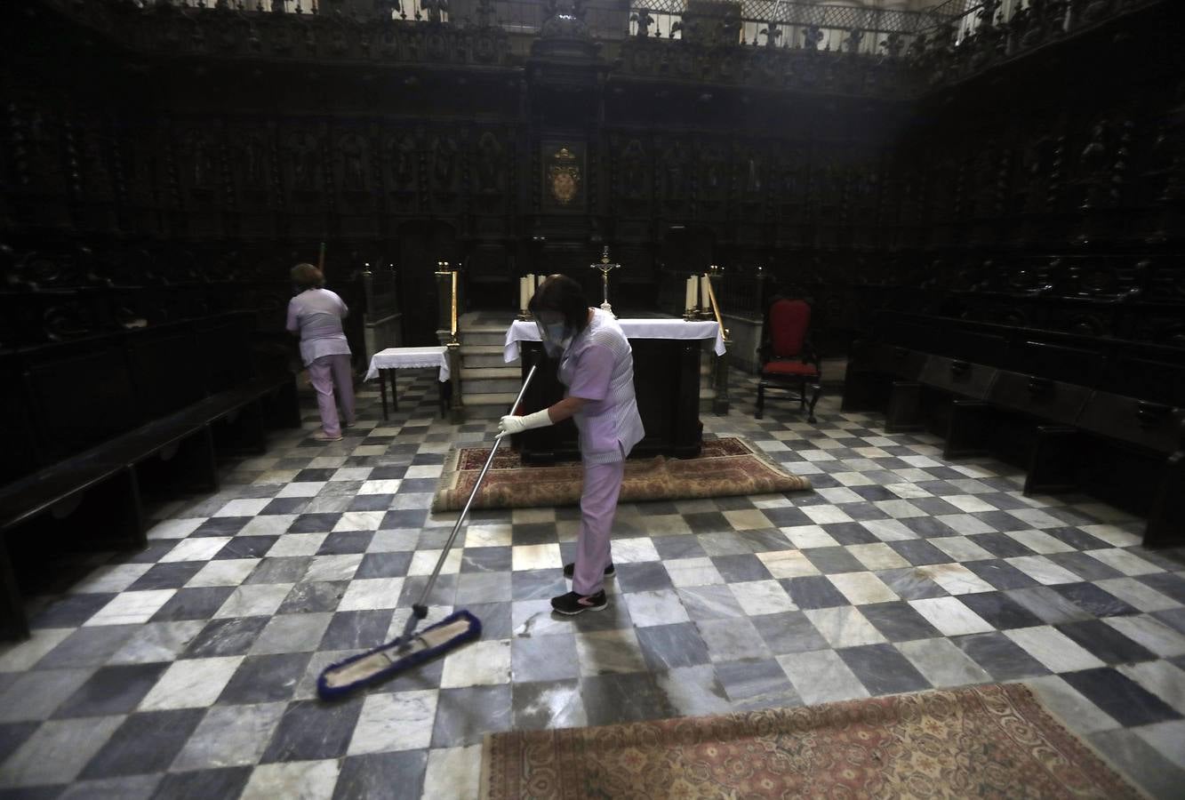 La Catedral de Cádiz sigue las recomendaciones de limpieza ante el coronavirus