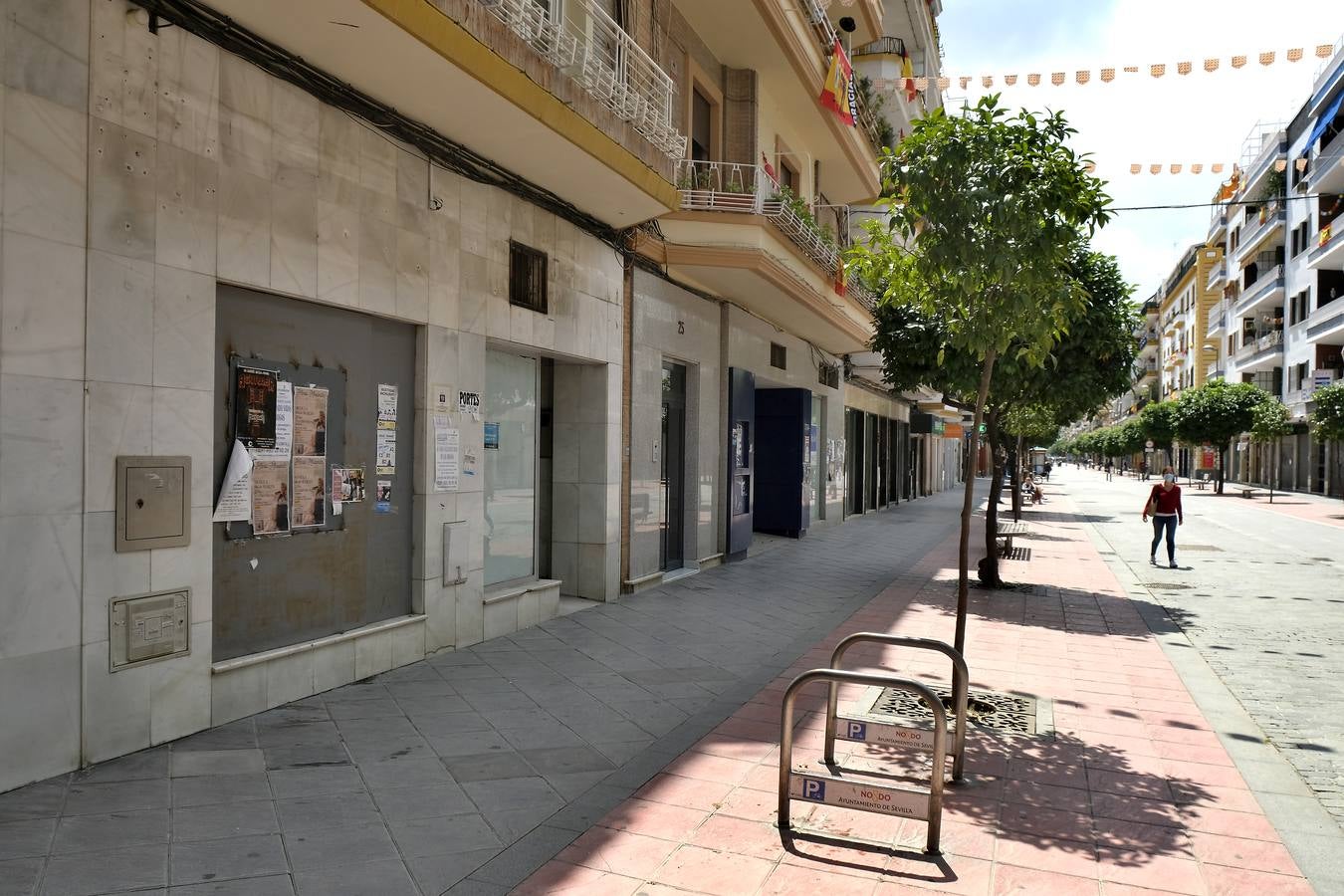 Desolación en las calles comerciales de Sevilla a la espera de la vuelta de actividad