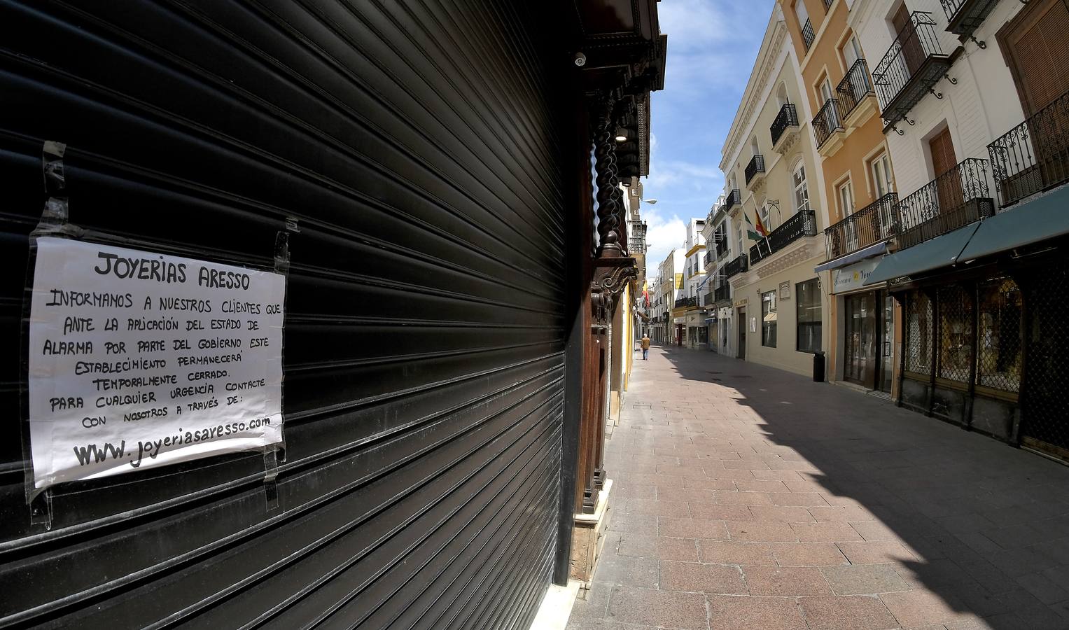 Desolación en las calles comerciales de Sevilla a la espera de la vuelta de actividad