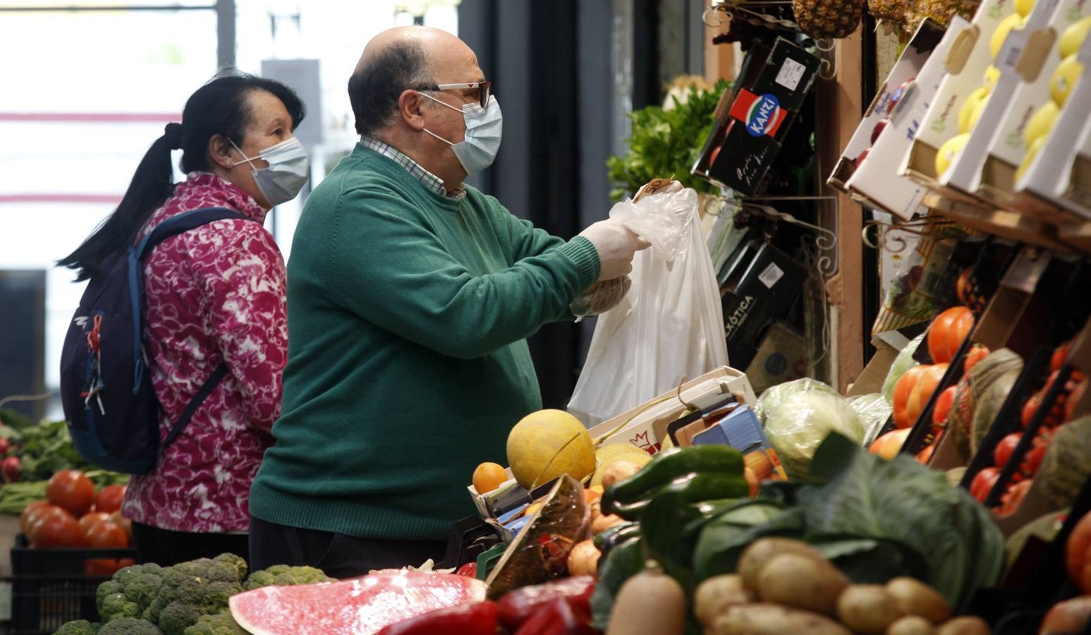 Coronavirus en Sevilla: crónica gráfica de un día en San Diego y Villegas