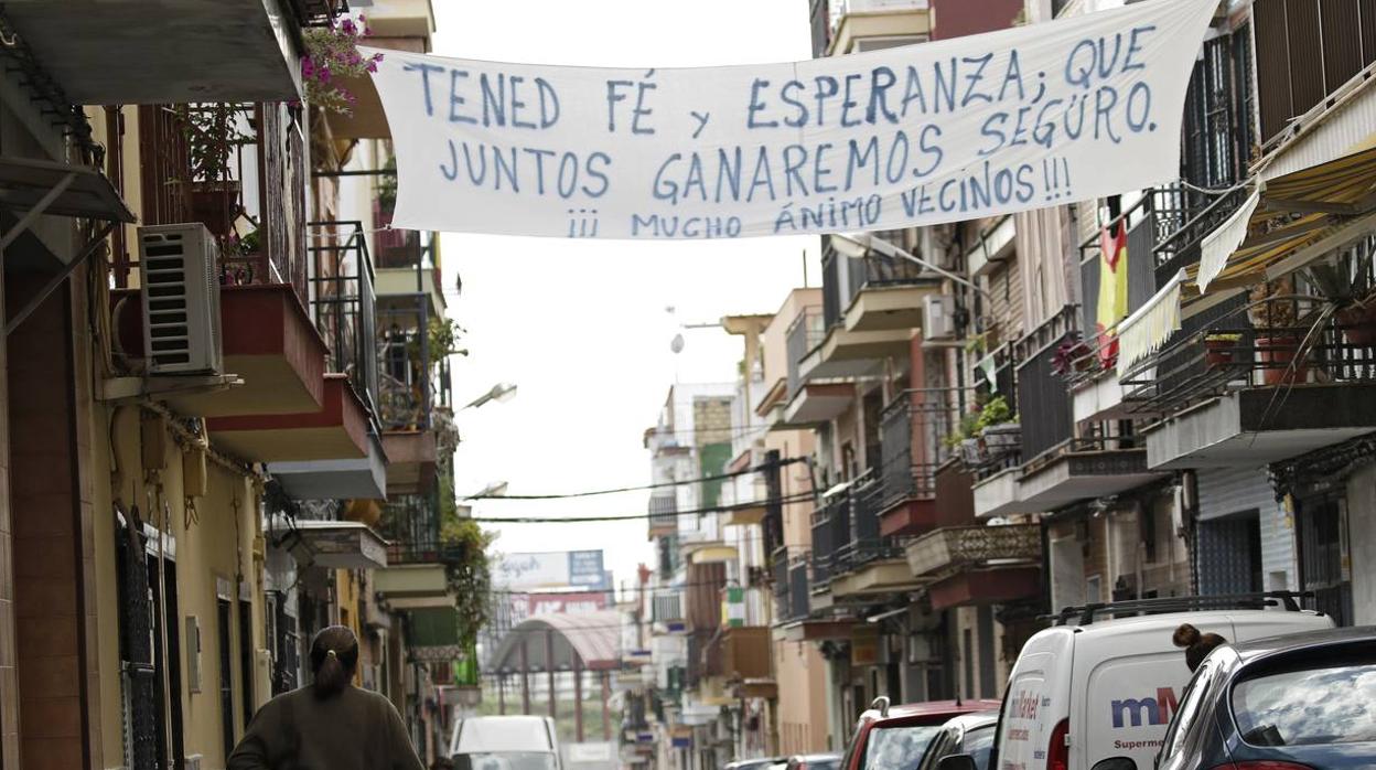 Coronavirus en Sevilla: Su Eminencia, un barrio que no pierde la esperanza