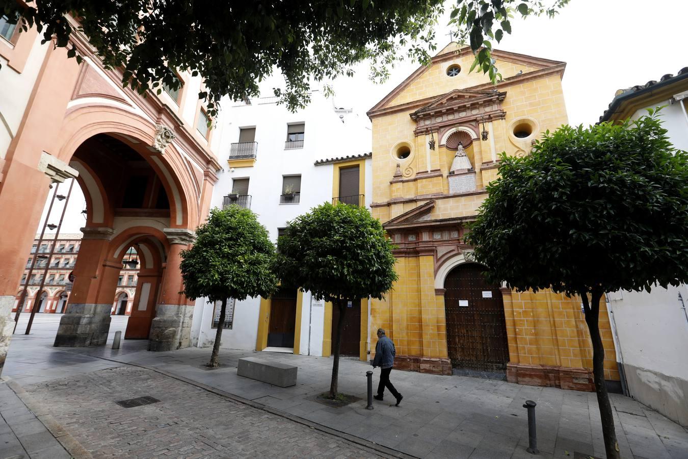 Las de Cruces de Córdoba huérfanas en el Mayo festivo, en imágenes