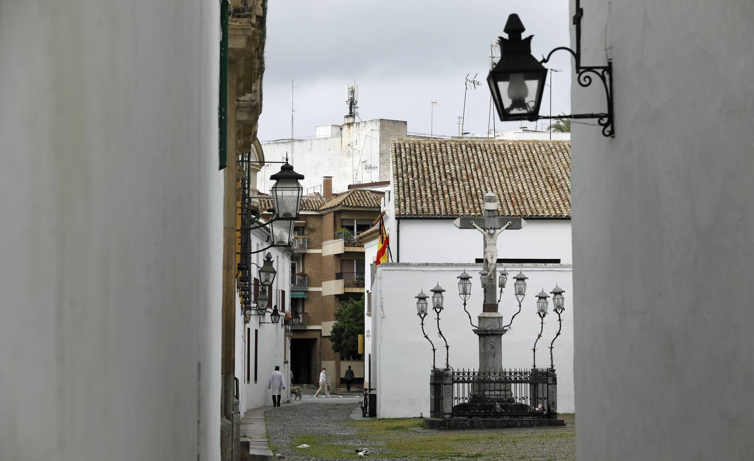 Las de Cruces de Córdoba huérfanas en el Mayo festivo, en imágenes