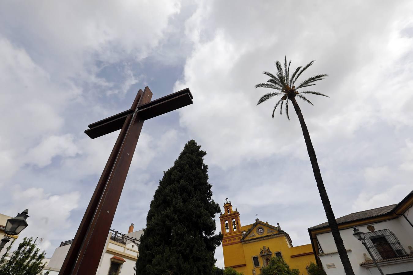 Las de Cruces de Córdoba huérfanas en el Mayo festivo, en imágenes