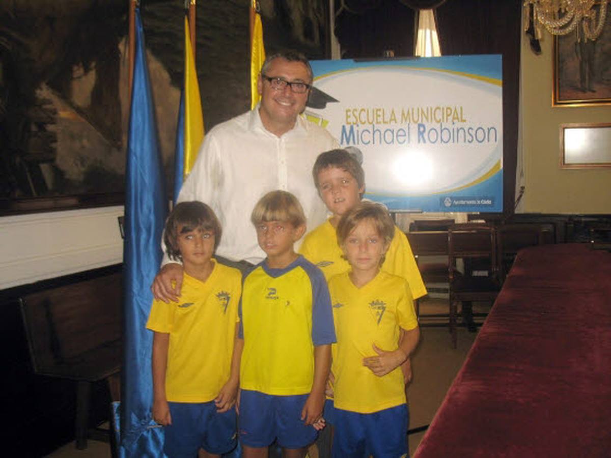 Fotos: Las imágenes cadistas de Michael Robinson, el aficionado más mediático del Cádiz CF