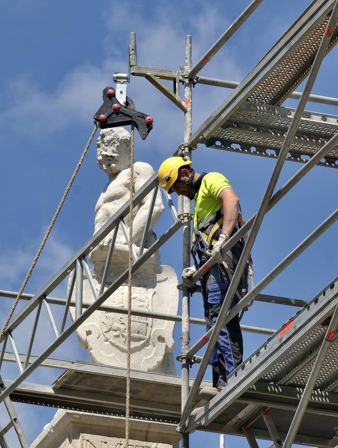 Comienza la restauración de las columnas de Hércules de la Alameda