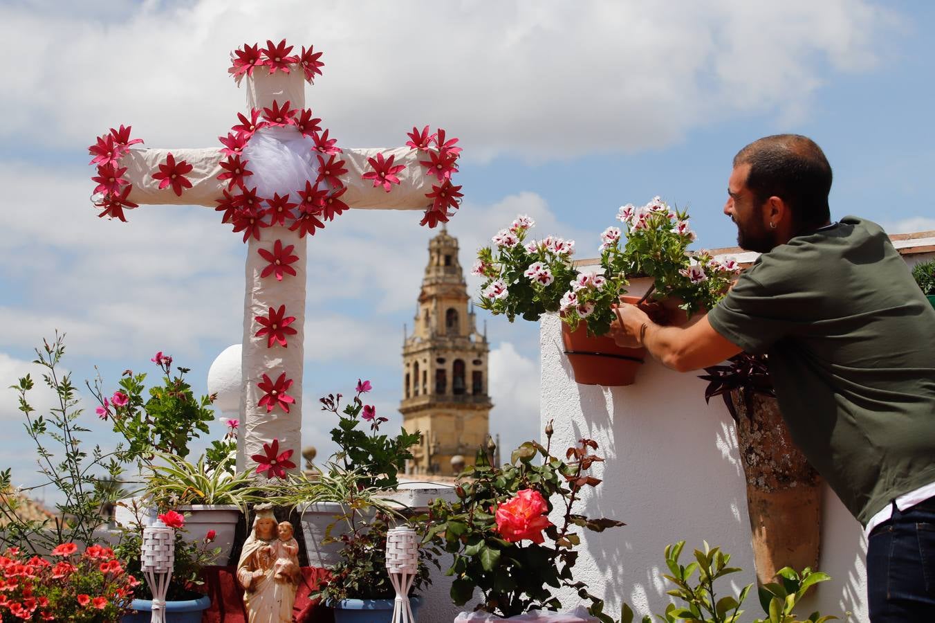 En imágenes, cómo celebra Córdoba las Cruces pese al coronavirus