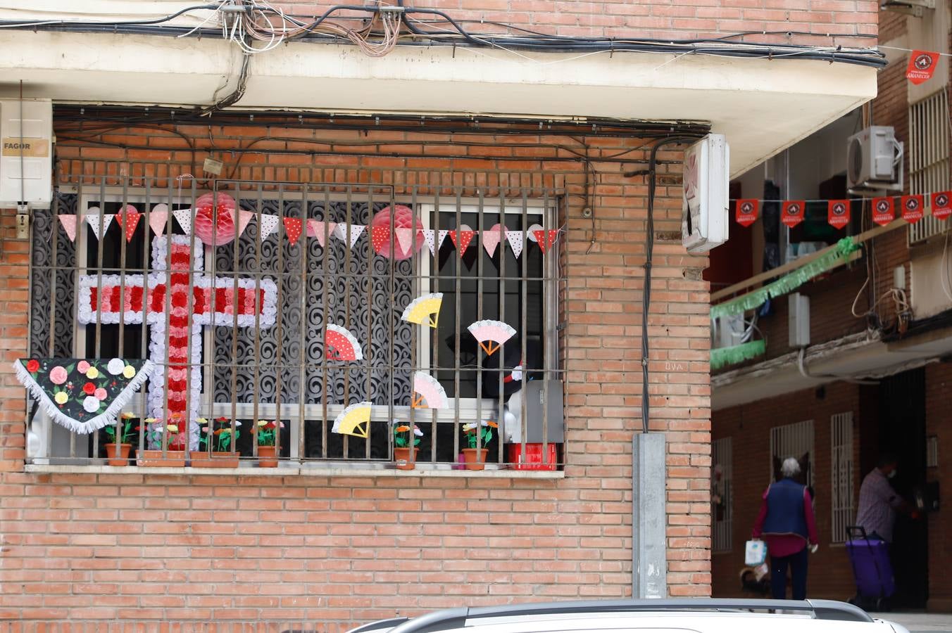 En imágenes, cómo celebra Córdoba las Cruces pese al coronavirus