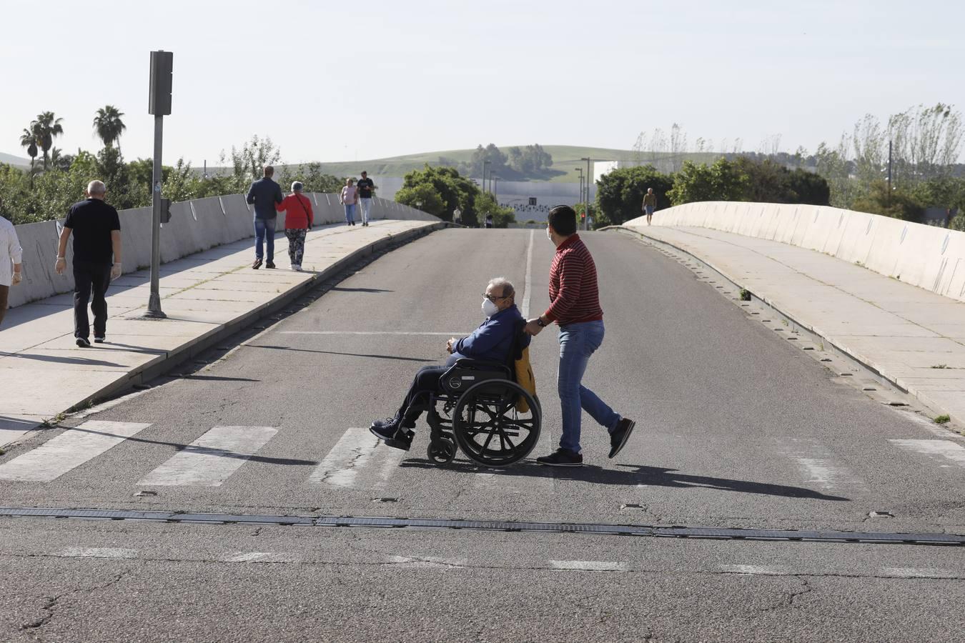 La primera salida de los mayores en Córdoba, en imágenes