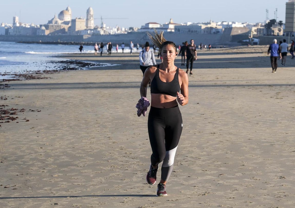 Así ha sido la primera salida de deportistas y mayores a la calle