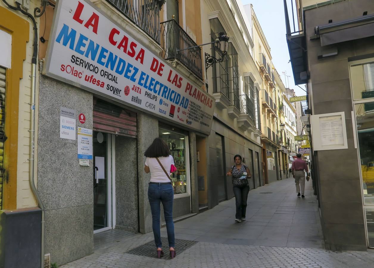 Los primeros comercios sevillanos que inician la desescalada