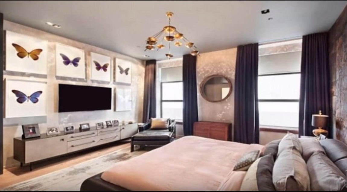 Confort y relax. La mayoría de las estancias resultan muy acogedoras, con amplias camas, sillones y todo tipo de detalles para que los fríos inviernos suizos sean más llevaderos.