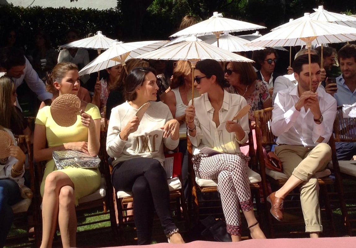 Margarita Vargas, Tamara Falcó y Sassa de Osma en el desfile de Jorge Vázquez