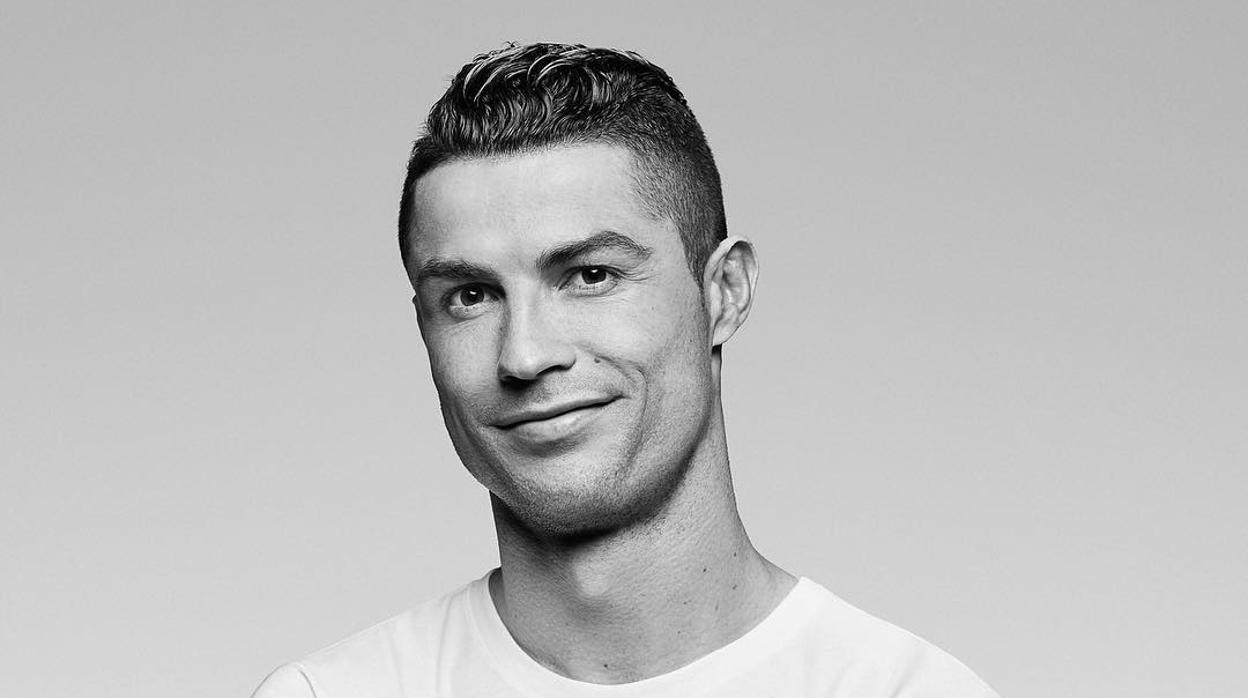 Cristiano Ronaldo vuelve a su majestuosa casa de Turín