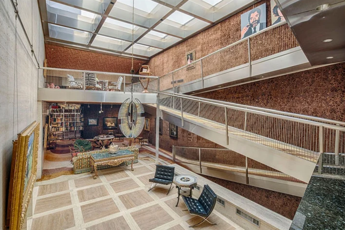 7.Sherman Fairchild Mansion, Nueva York. Conocida como una de las primeras casas modernistas de Manhattan, esta lujosa y sofistacada casa que perteneció al empresario e inventor Sherman Fairchild cuesta 35 millones de dólares y parece que ha sido ya adquirida porque no aparece en la web de la agencia Christie's International Real Estate.