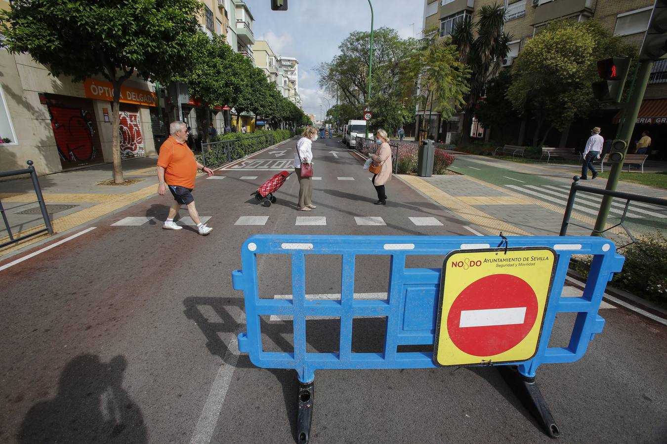 «Buen funcionamiento» del primer día de peatonalización de grandes vías en Sevilla