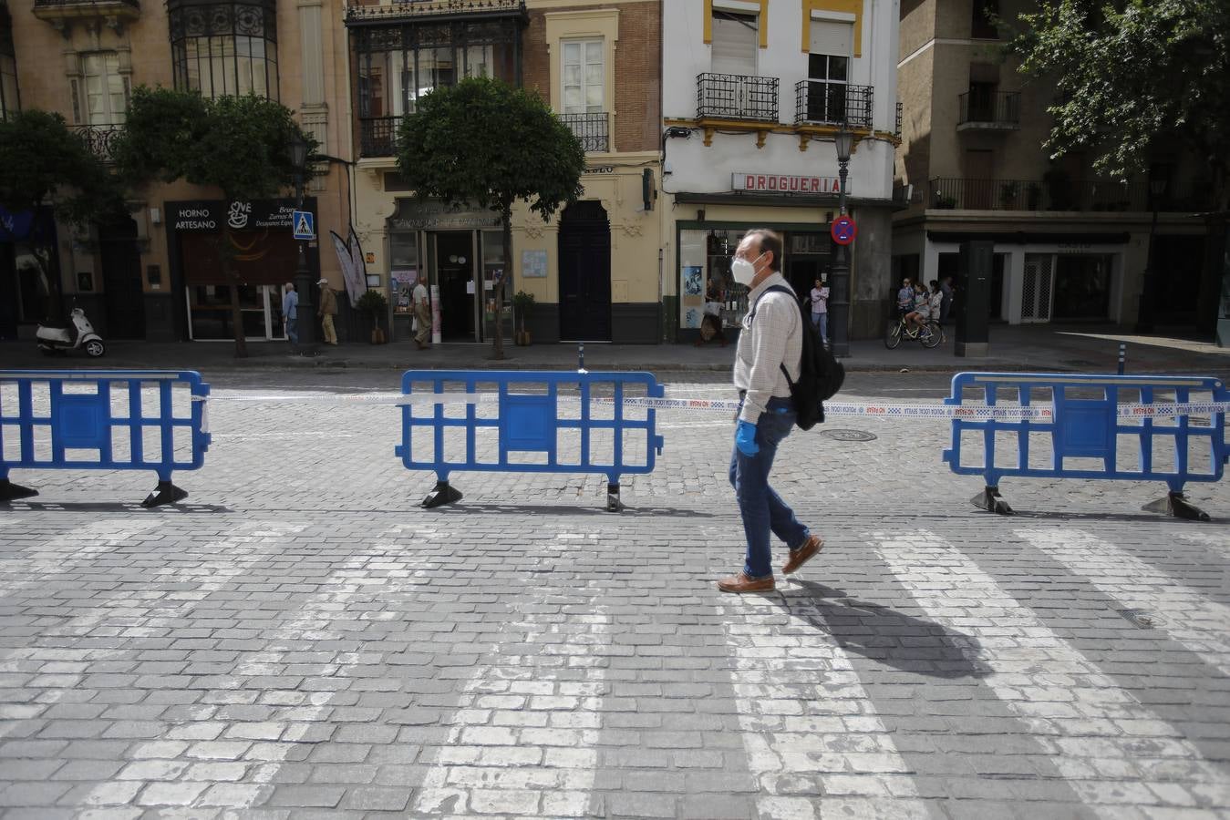 «Buen funcionamiento» del primer día de peatonalización de grandes vías en Sevilla