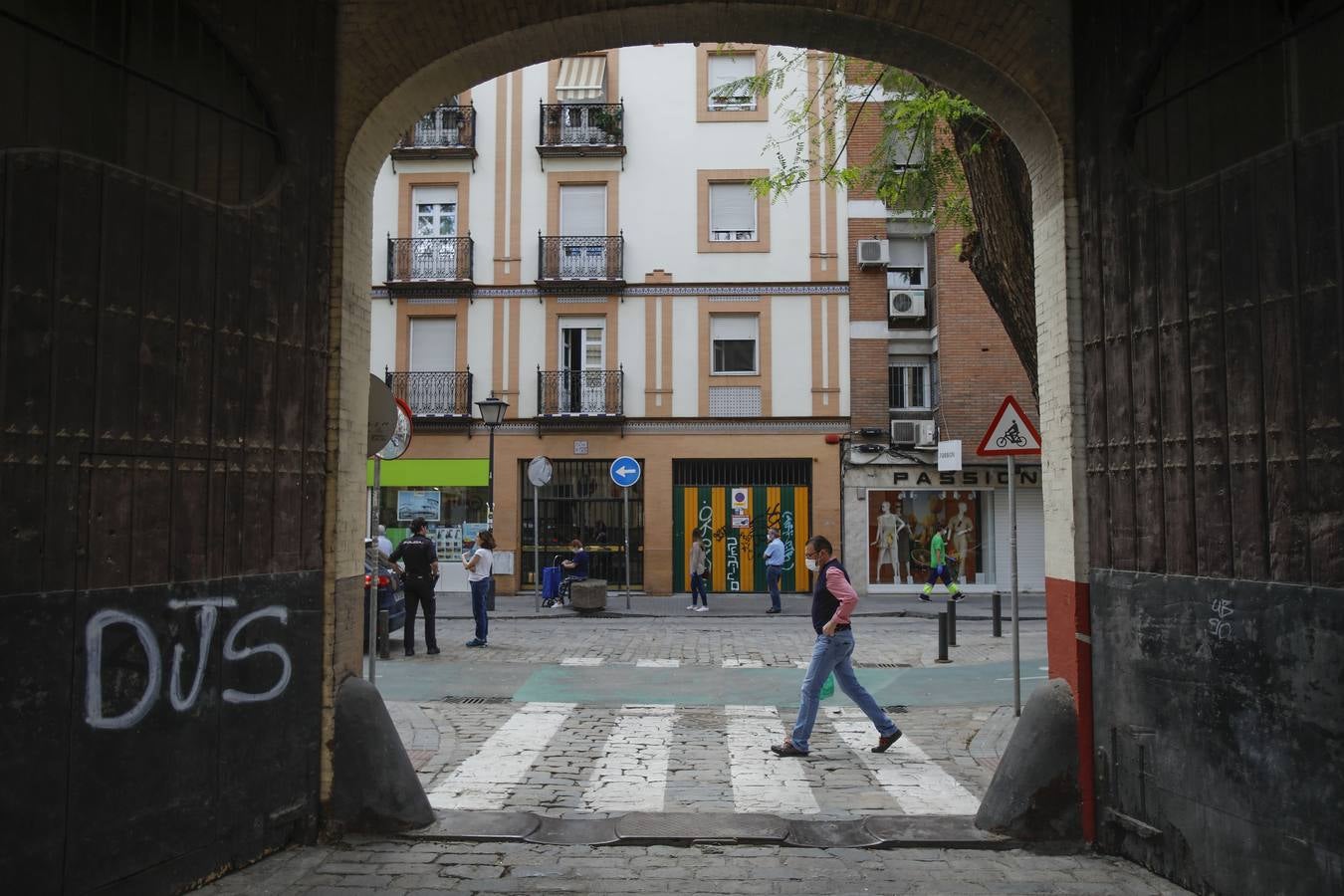 «Buen funcionamiento» del primer día de peatonalización de grandes vías en Sevilla